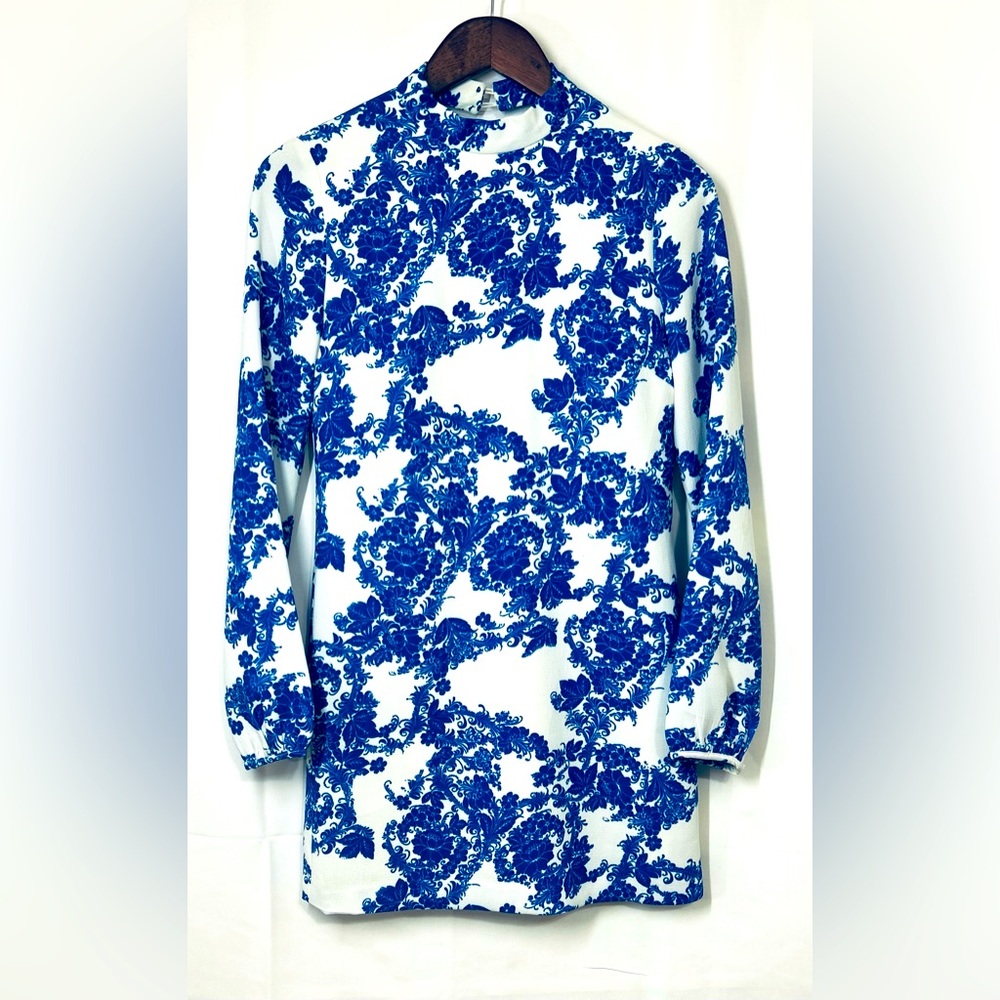 Luna White w/ Bright Blue Toile Floral Long Sleeve Mini Dress Open Back Sz Small